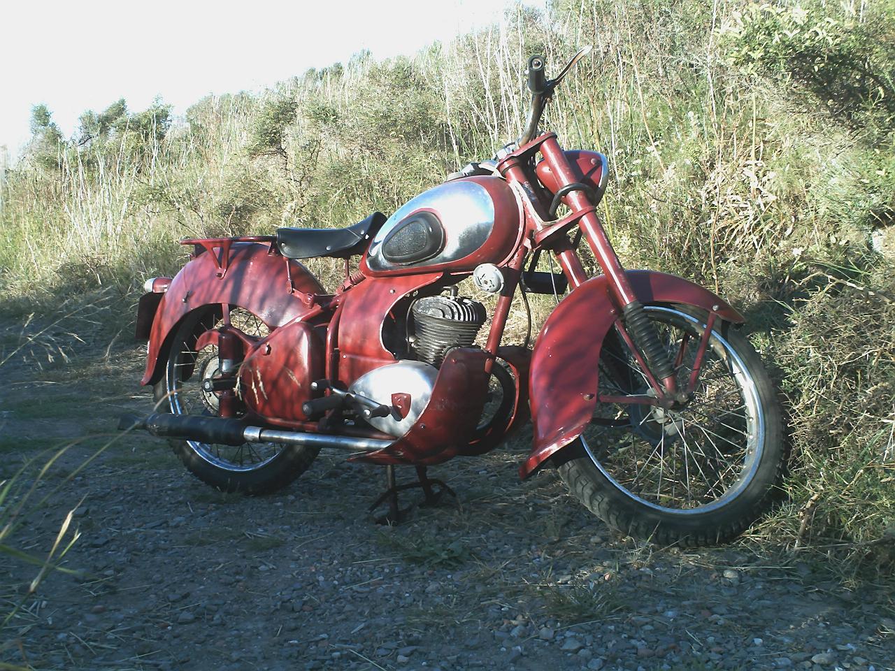 http://img28.xooimage.com/files/8/b/7/aa-475d17.jpg